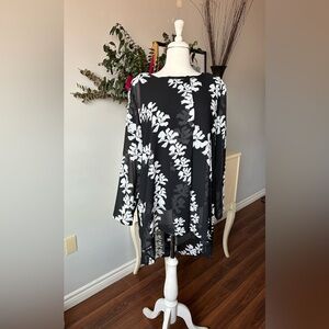 Alfani Black & White Floral High-Low Tunic Top - XL